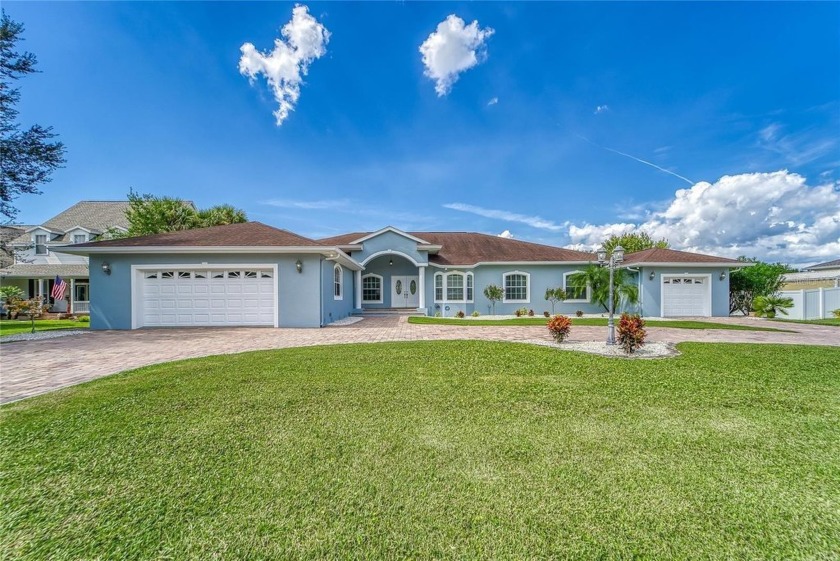 LOCATION...location...location!! CHECK OUT THIS - Beach Home for sale in Apollo Beach, Florida on Beachhouse.com