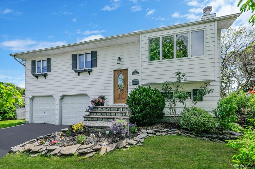 Welcome to 103 Stephen Road in the well-sought Bayport community - Beach Home for sale in Bayport, New York on Beachhouse.com
