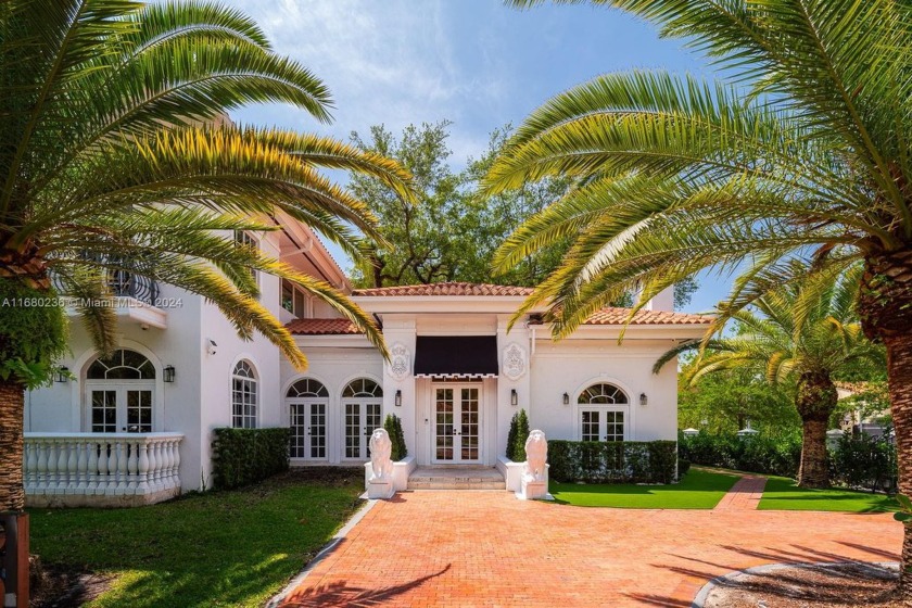 Palm Beach elegance in this close to 5000 square foot, 2 story 6 - Beach Home for sale in Coral Gables, Florida on Beachhouse.com