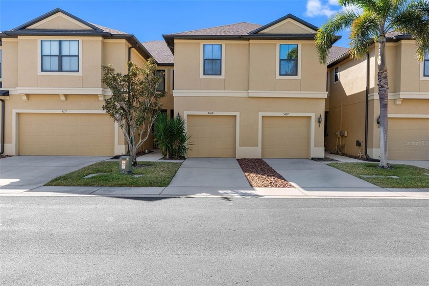 Stylish Gated Townhome with Pond Views in Central Clearwater ! - Beach Townhome/Townhouse for sale in Clearwater, Florida on Beachhouse.com