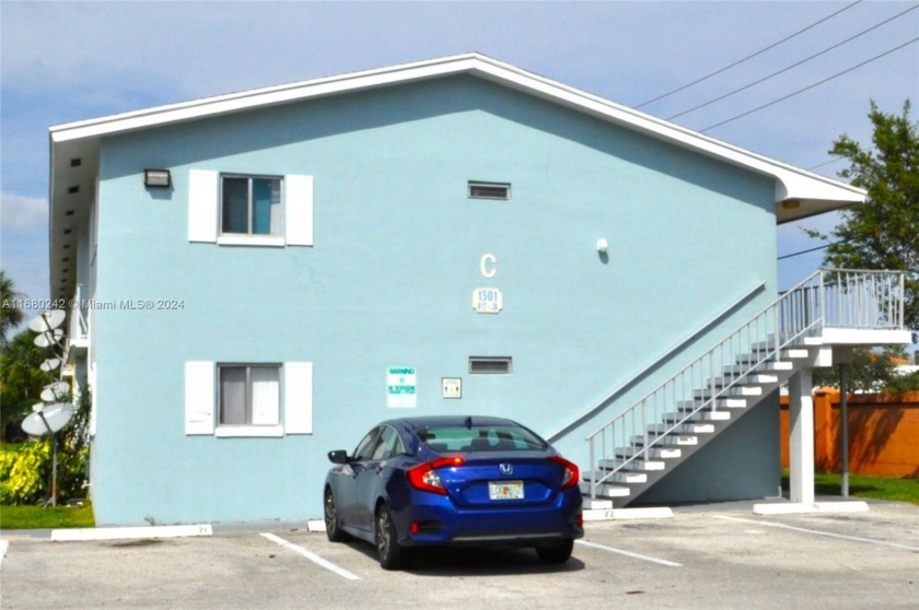 Great condo unit truly stands out with its in-unit - Beach Condo for sale in Lake Park, Florida on Beachhouse.com