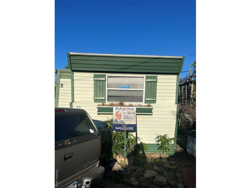 Looking to downsize or not rent anymore and own your own space - Beach Home for sale in Islip, New York on Beachhouse.com