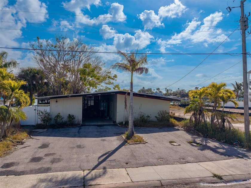 AMAZING LOCATION TO BUILD YOUR DREAM HOME JUST 500 YARDS FROM - Beach Home for sale in Indian Rocks Beach, Florida on Beachhouse.com