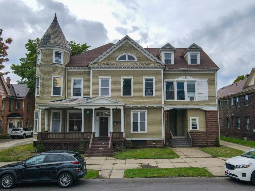 Attention Investors: This is the 16 unit investment opportunity - Beach Home for sale in Erie, Pennsylvania on Beachhouse.com