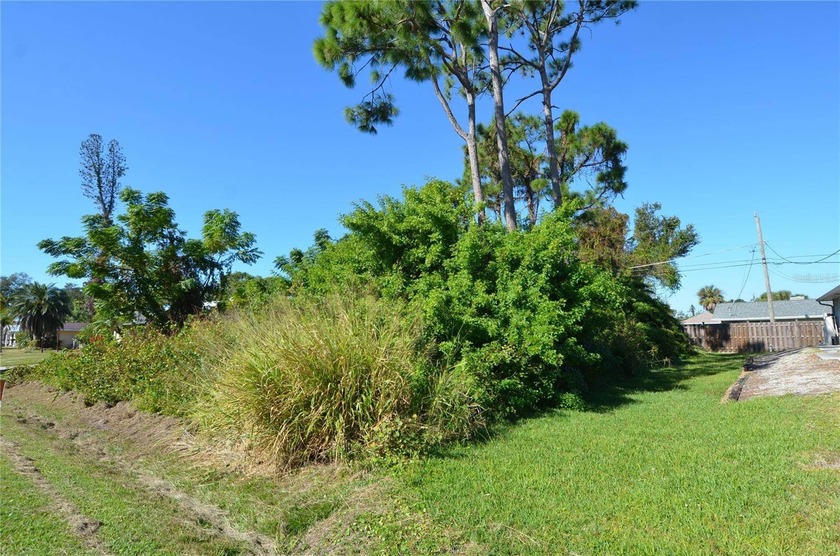 Build your dream home in beautiful South Venice. This 8,000 - Beach Lot for sale in Venice, Florida on Beachhouse.com