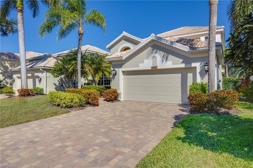 Beautifully updated 3BR + loft home in Pelican Marsh's desirable - Beach Home for sale in Naples, Florida on Beachhouse.com