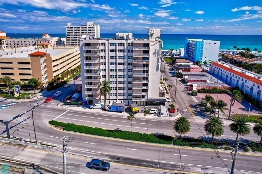 THIS SOUTH EAST CORNER OFFERS AMAIZING OCEAN VIEWS!! LEAVE THE - Beach Condo for sale in Hollywood, Florida on Beachhouse.com