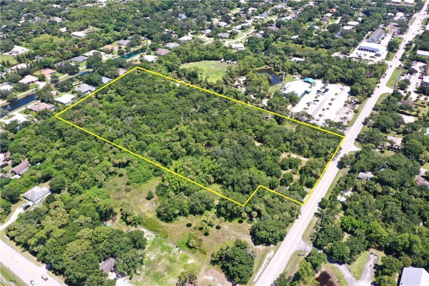 Land development or estate home opportunity in Central Vero - Beach Acreage for sale in Vero Beach, Florida on Beachhouse.com