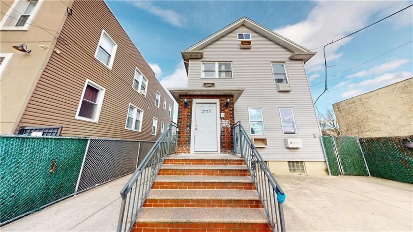 Attention commercial investors, builders, and home buyers! - Beach Home for sale in Brooklyn, New York on Beachhouse.com