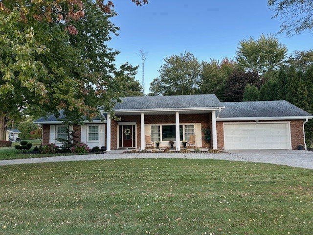 Stunning ranch steps away from #1 Green at Lake Shore Country - Beach Home for sale in Erie, Pennsylvania on Beachhouse.com