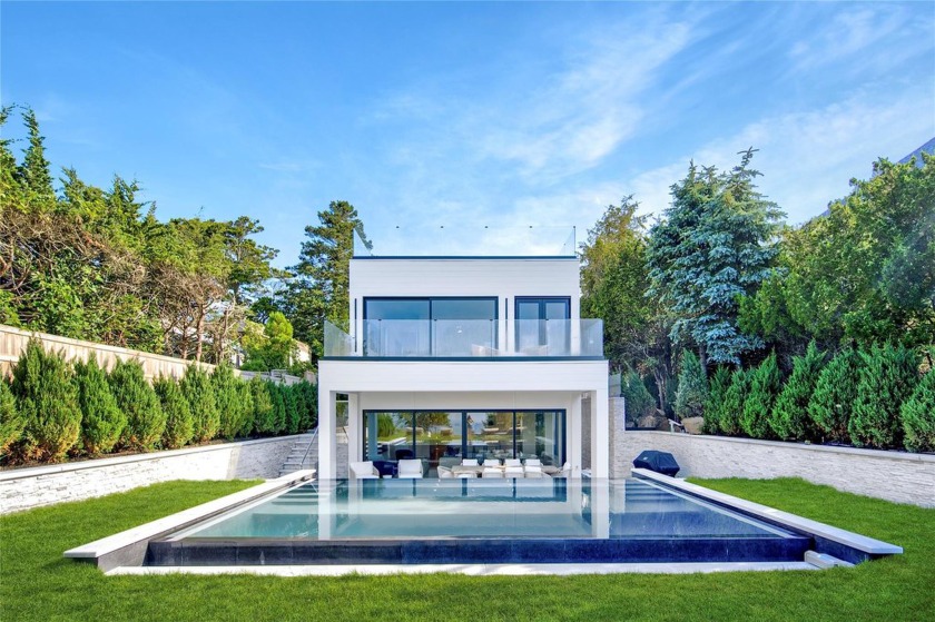 Breathtaking Waterfront Estate with Panoramic Bay Views. Located - Beach Home for sale in Southampton, New York on Beachhouse.com