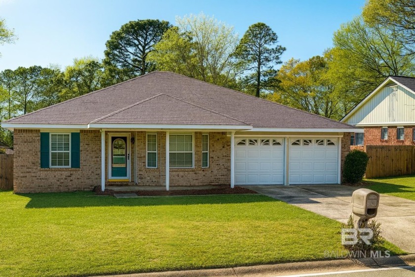 ***Bring ALL Offers!!! Motivated Sellers!***  This great 3 - Beach Home for sale in Daphne, Alabama on Beachhouse.com