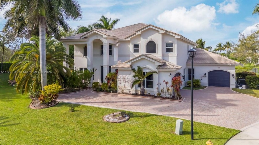 Luxury meets comfort with this beautiful property located in the - Beach Home for sale in Davie, Florida on Beachhouse.com