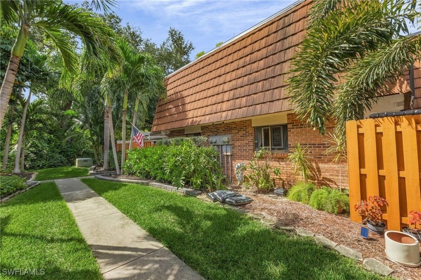 Your future home awaits! Newly renovated townhouse in the heart - Beach Townhome/Townhouse for sale in Fort Myers, Florida on Beachhouse.com