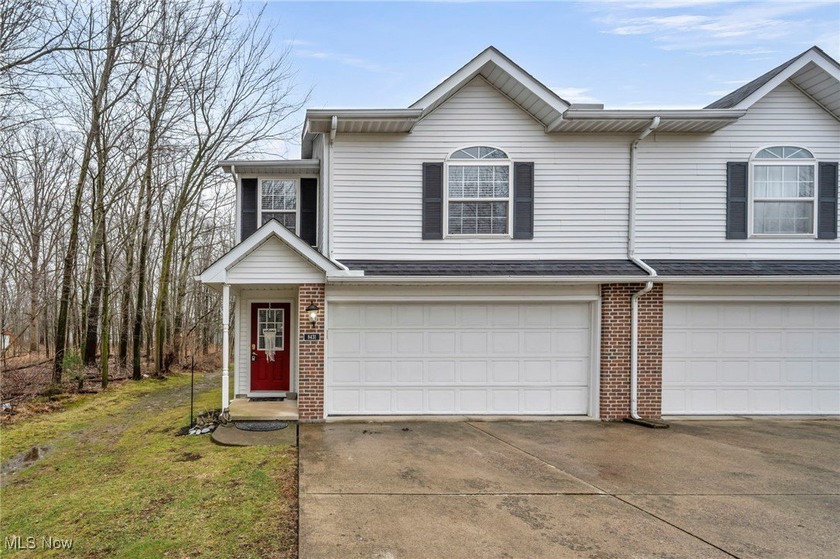 Welcome to this beautifully updated end-unit condo in Mentor - Beach Condo for sale in Mentor, Ohio on Beachhouse.com