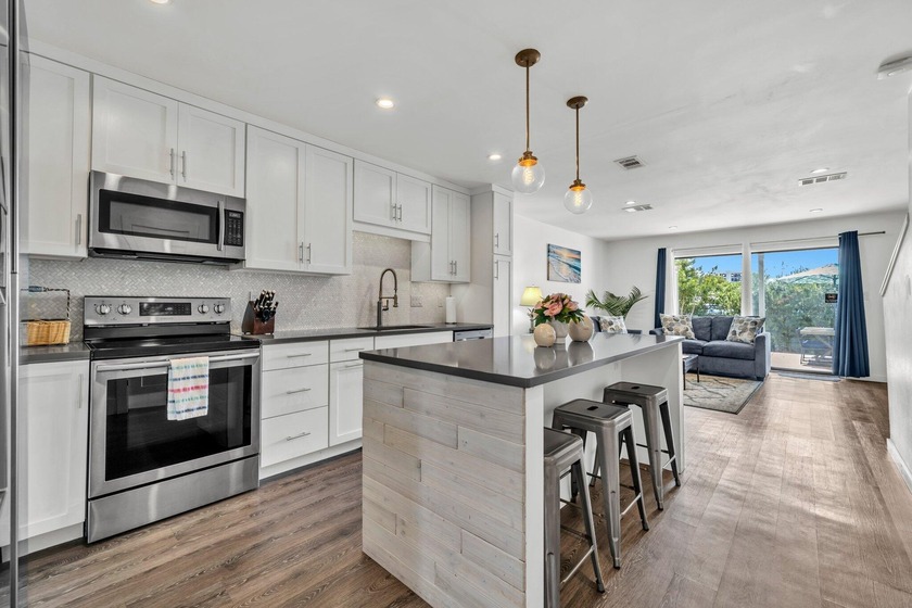 Steps from the Gulf, this Remodeled 2BD/2BA Townhome on Holiday - Beach Townhome/Townhouse for sale in Destin, Florida on Beachhouse.com