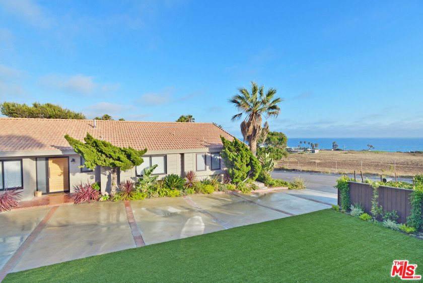 Extensively remodeled single level 3 bedroom home with designer - Beach Home for sale in Malibu, California on Beachhouse.com