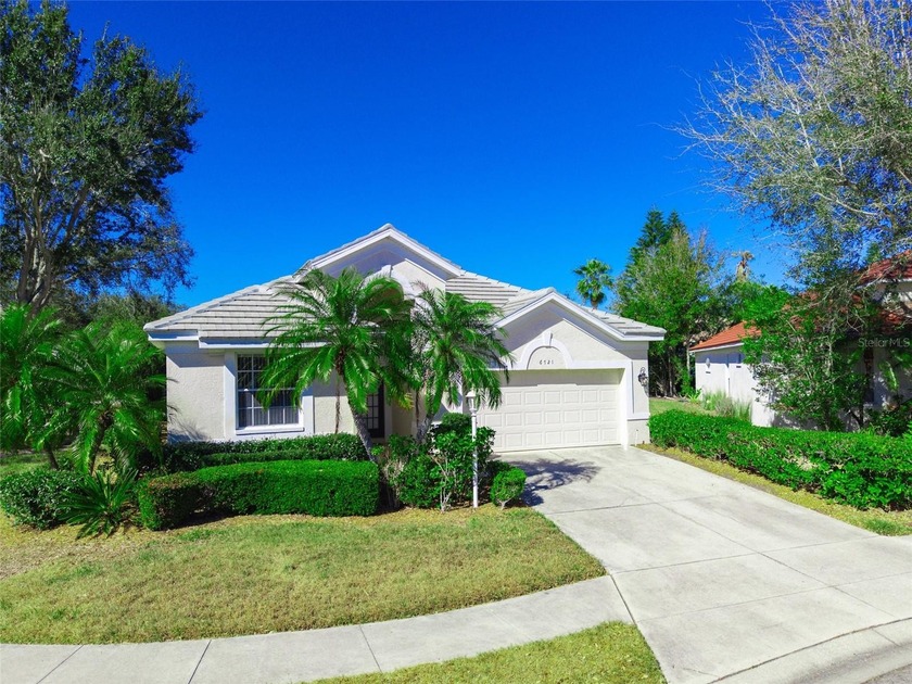 Choose an idyllic Lifestyle that is PEACEFUL & CONVENIENT in - Beach Home for sale in Lakewood Ranch, Florida on Beachhouse.com