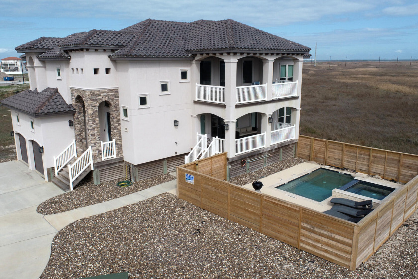 Gorgeous home with Private pool and Heated - Beach Vacation Rentals in Port Aransas, Texas on Beachhouse.com