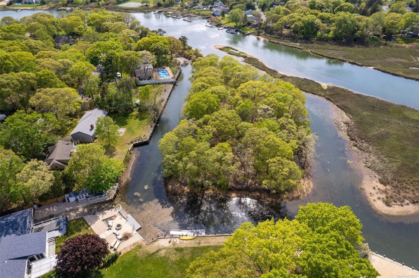 One of the most unique waterfront locations with views through - Beach Home for sale in Mattituck, New York on Beachhouse.com