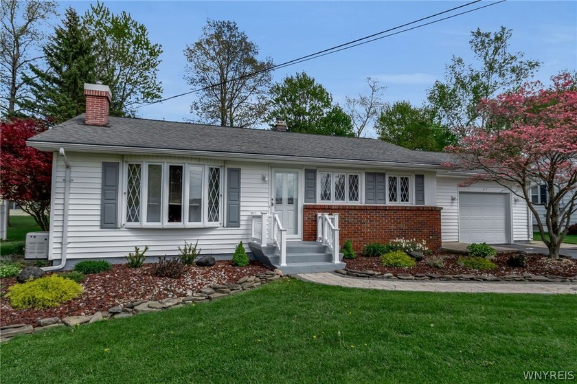 Welcome home to this adorable and meticulously maintained - Beach Home for sale in Angola, New York on Beachhouse.com