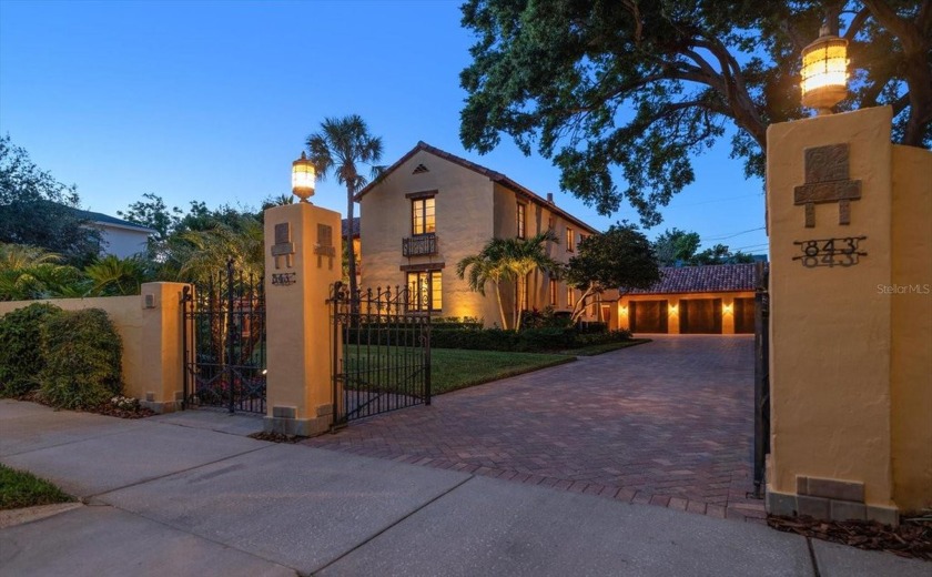 One or more photo(s) has been virtually staged. Step into a - Beach Home for sale in St. Petersburg, Florida on Beachhouse.com