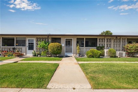 Clean and bright one bedroom in Mutual 8.  Three large skylight - Beach Other for sale in Seal Beach, California on Beachhouse.com