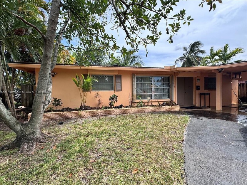 ATTENTION INVESTORS AND FLIPPERS : ESTATE SALE, PRICED TO SELL - Beach Home for sale in Oakland Park, Florida on Beachhouse.com