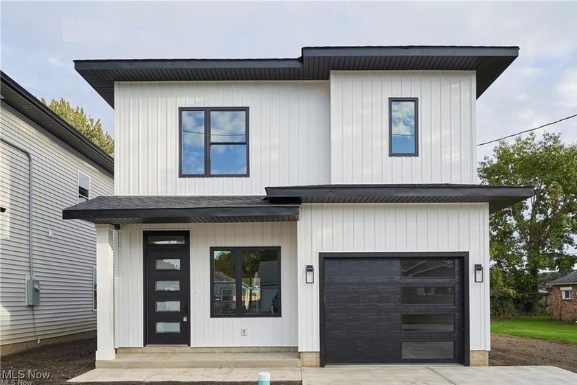 Fantastic new construction Colonial by Vincent Homes! Fully - Beach Home for sale in Eastlake, Ohio on Beachhouse.com