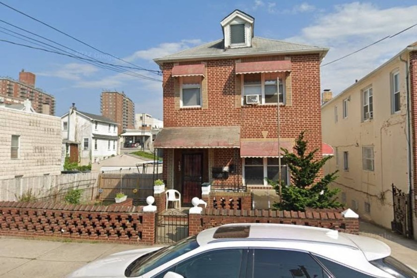 FULLY DETACHED EXTRA-LARGE(3120 SQFT) LEGAL 3 FAMILY 100% SOLID - Beach Home for sale in Brooklyn, New York on Beachhouse.com