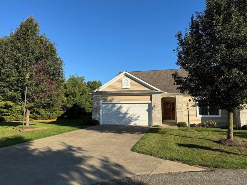 Meticulously maintained, better than new. Tastefully decorated - Beach Condo for sale in Fairview, Pennsylvania on Beachhouse.com