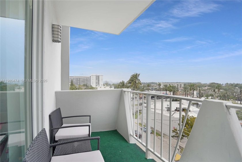 Charming 1-Bedroom, 1-Bathroom Condo on the 6th Floor. This - Beach Condo for sale in Miami Beach, Florida on Beachhouse.com
