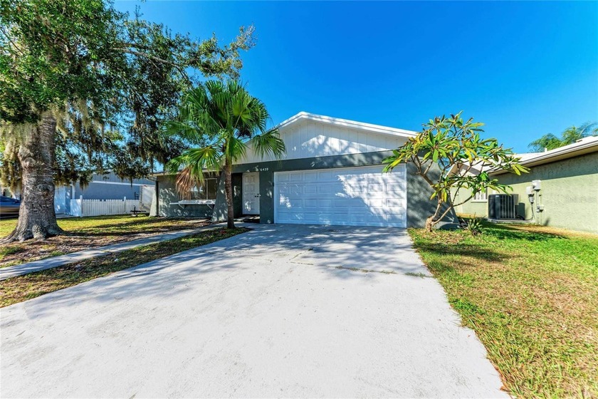 MULTIPLE OFFERS RECEIVED - The seller is requesting highest and - Beach Home for sale in Sarasota, Florida on Beachhouse.com