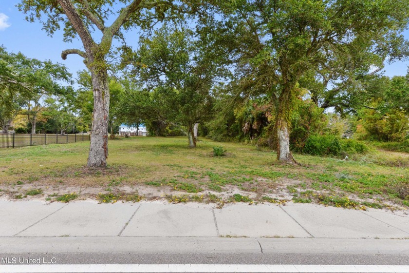 Prime beachfront lot with panoramic views of the Gulf of Mexico - Beach Lot for sale in Pass Christian, Mississippi on Beachhouse.com