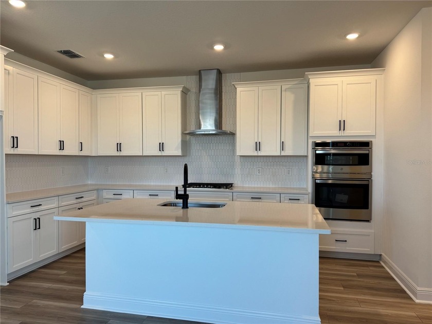 SeaFlower, Ready NOW! End unit townhome 3 Full En-Suites, 2 car - Beach Townhome/Townhouse for sale in Bradenton, Florida on Beachhouse.com