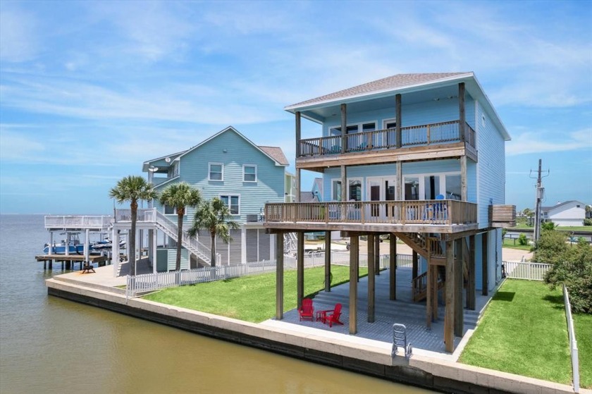 ZERO DAMAGE!Captivating Bayfront Residence with Unparalleled - Beach Home for sale in Galveston, Texas on Beachhouse.com