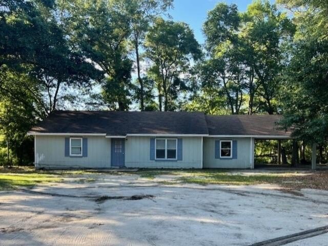Waterfront property in the heart of fast-growing Freeport with - Beach Home for sale in Freeport, Florida on Beachhouse.com