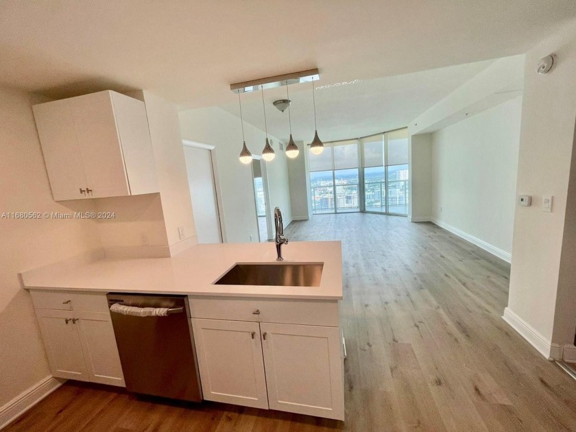 Welcome to this totally upgraded unit with stunning Bay views - Beach Condo for sale in Miami, Florida on Beachhouse.com