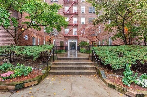 39 -30 52nd St 5B - Beach Other for sale in Queens, New York on Beachhouse.com