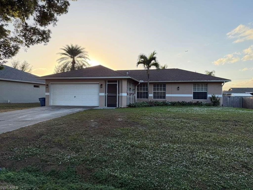 Fantastic opportunity, owner motivated because they are moving - Beach Home for sale in Fort Myers, Florida on Beachhouse.com