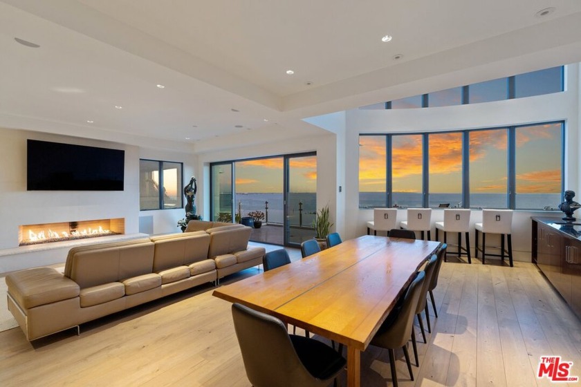 First time on the market!                            Discover - Beach Home for sale in Malibu, California on Beachhouse.com