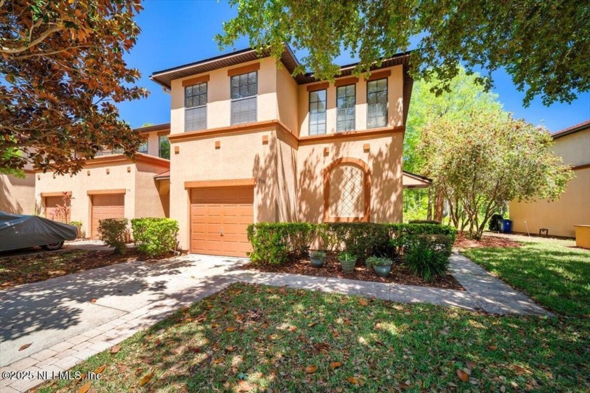 Welcome to this fantastic Riverside townhome that has been - Beach Townhome/Townhouse for sale in Saint Johns, Florida on Beachhouse.com
