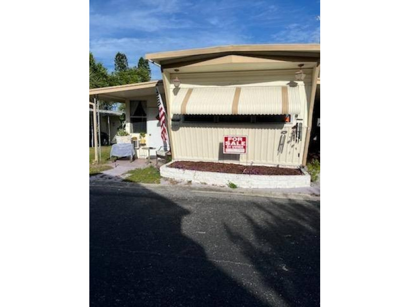You will love this cosy, comfortable 1-bedroom, 1-bath home in - Beach Home for sale in Clearwater, Florida on Beachhouse.com