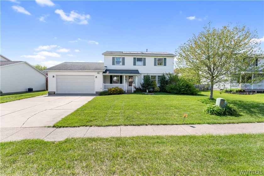 Welcome to 6396 Mayflower Lane! This spacious home has 5 - Beach Home for sale in Hamburg, New York on Beachhouse.com