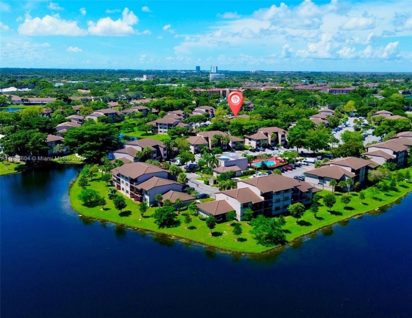 Great investment opportunity! Beautiful 2/2 first-floor condo - Beach Condo for sale in Sunrise, Florida on Beachhouse.com