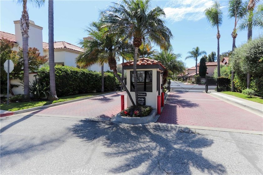 This is the one- 5755 Avenida Estoril, an exceptional residence - Beach Home for sale in Long Beach, California on Beachhouse.com