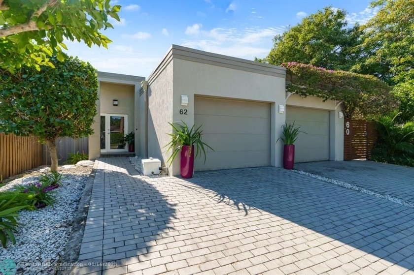 Fee simple twin home in Wilton Manors, conveniently located near - Beach Home for sale in Wilton Manors, Florida on Beachhouse.com