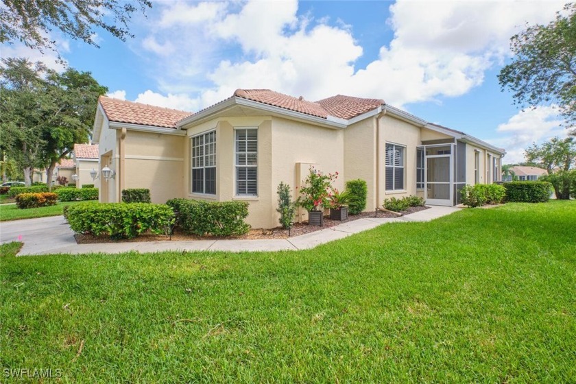 Beautiful 2 bedroom + den attached villa in the Lexington - Beach Home for sale in Fort Myers, Florida on Beachhouse.com