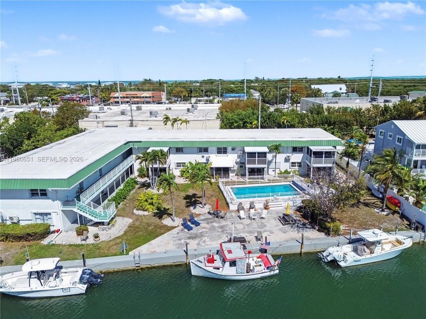 Boater's paradise in the heart of Marathon ! Beautifully - Beach Condo for sale in Marathon, Florida on Beachhouse.com