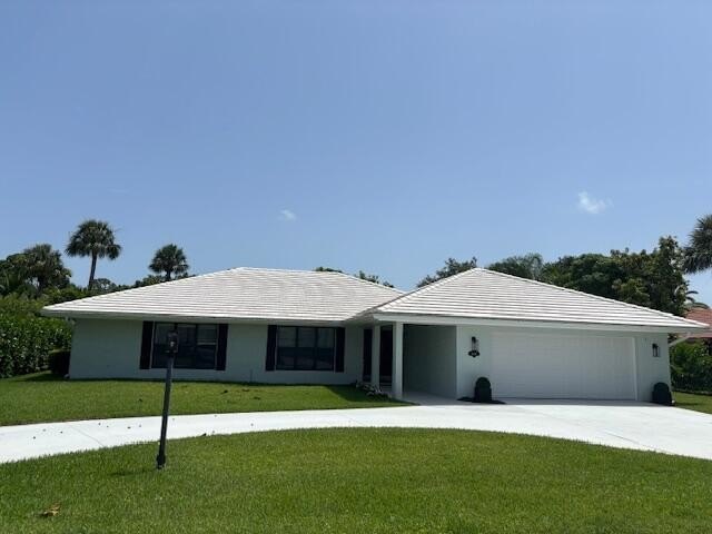 MOVE IN READY - NEWLY DESIGNED  3 BEDROOM/3 BATH POOL HOME ON - Beach Home for sale in Stuart, Florida on Beachhouse.com